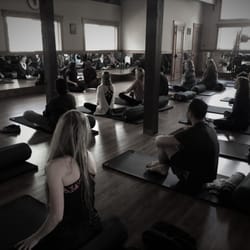 IVY Studio - Meditation and relaxation with a Shaolin monk.