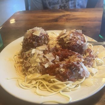 Rainbow Oaks Restaurant - Spaghetti and meatballs - American Near Me - Fallbrook, California