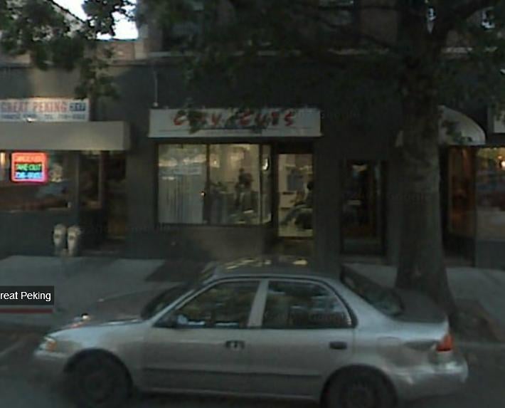 Mike's Barber Place Logo