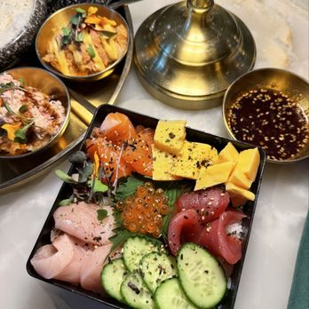 Jade Beverly Hills - Jewlery box chirashi ( IG & TT: @takeonefortheroad) - Japanese Near Me - Beverly Hills, California