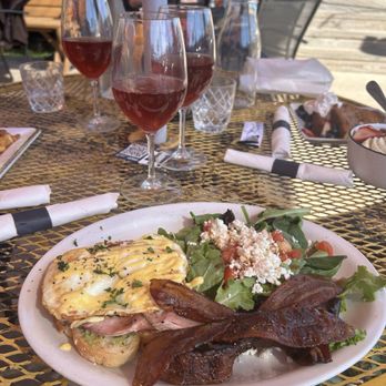 Leeland House - Breakfast & Brunch Near Me - Houston, Texas Leeland House - Breakfast & Brunch Near Me - Houston, Texas