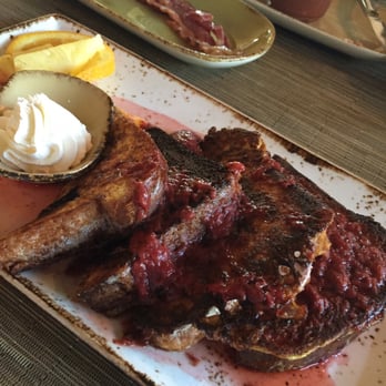 Settlers Inn - Cinnimon french toast with strawberries - American Near Me - Hawley, Pennsylvania Settlers Inn - Cinnimon french toast with strawberries - American Near Me - Hawley, Pennsylvania