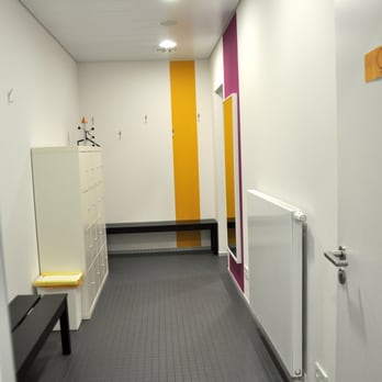 Studio One - Tanz & Yoga - Studio 1- Garderobe 02 - Dance Studios Near Me - Munich, BY