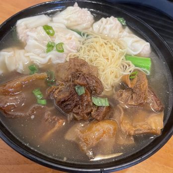 Lee's Kitchen - Wonton and braised beef noodle soup - Noodles Near Me - Redmond, Washington Lee's Kitchen - Wonton and braised beef noodle soup - Noodles Near Me - Redmond, Washington