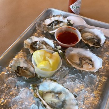 Cravin Crawfish - Half dozen oysters - Cajun/Creole Near Me - Tacoma, Washington