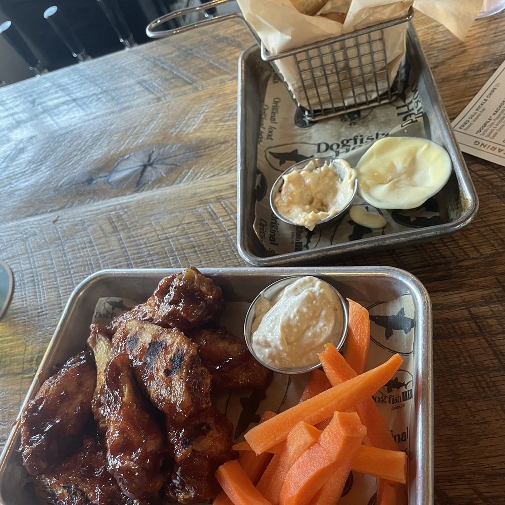 Dogfish Head Brewings & Eats - Bbq wings and pretzel bites - American Near Me - Rehoboth Beach, Delaware Dogfish Head Brewings & Eats - Bbq wings and pretzel bites - American Near Me - Rehoboth Beach, Delaware