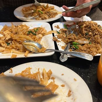 Rice By Mama - drunken noodles and spicy fried rice - Thai Near Me - Ventura, California Rice By Mama - drunken noodles and spicy fried rice - Thai Near Me - Ventura, California