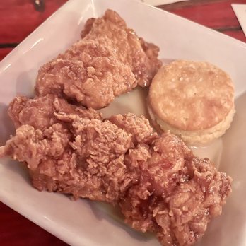 Salty Sow - Happy Hour Honey Rosemary Dipped Fried Chicken - American Near Me - Austin, Texas Salty Sow - Happy Hour Honey Rosemary Dipped Fried Chicken - American Near Me - Austin, Texas