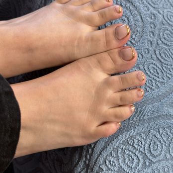 Queen Nail - Gel pedicure gold French tip - Nail Salons Near Me - Barstow, California Queen Nail - Gel pedicure gold French tip - Nail Salons Near Me - Barstow, California