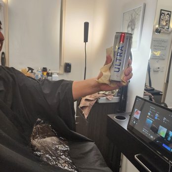 JT Looks - He gives free beers and cuts hanging with a friend - Barbers Near Me - Anaheim, California JT Looks - He gives free beers and cuts hanging with a friend - Barbers Near Me - Anaheim, California