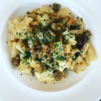 Trevi 5 - Italian Near Me - Hershey, Pennsylvania
