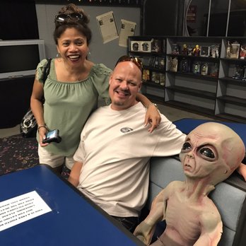 The Alien Zone - Photo op visit w aliens - Fashion Near Me - Roswell, New Mexico