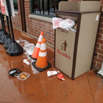 Portillo's Gurnee - What we encountered right away. - Salad Near Me - Gurnee, Illinois