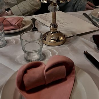 Lala - I Lve these touches in a restaurant. - Bars Near Me - San Diego, California