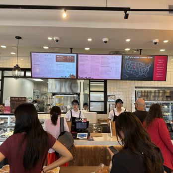 85°C Bakery Cafe-Aurora - Bakeries Near Me - Aurora, Colorado