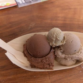 iceDate - Chocolate and banana crunch with a taste of pistachio! - Ice Cream & Frozen Yogurt Near Me - Munich, BY