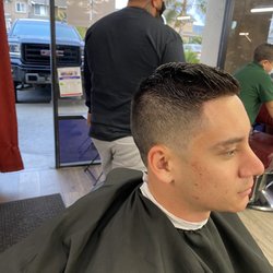 Kings Barber Shop - Book your appointments!