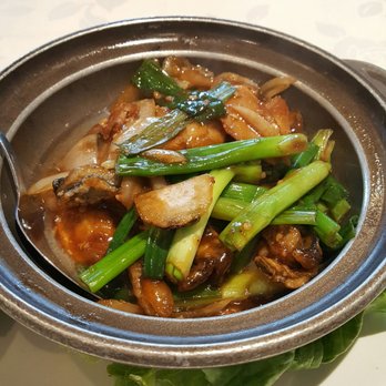 Fancy Chinese Cuisine - Fried oyster and green onion in hot stone pot - Dim Sum Near Me - Markham, Ontario