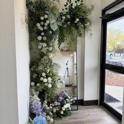 W Floral Studio