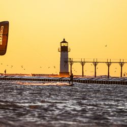 Stoke Riders - Spring Kiteboarding at Silver Beach