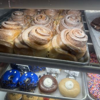 Hurts Donuts - Cinnamon rolls - Donuts Near Me - Springfield, Missouri