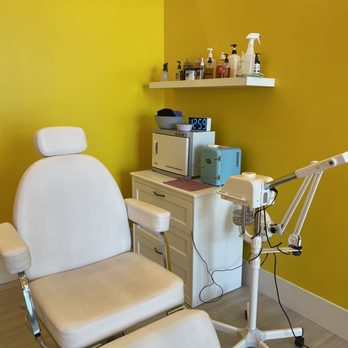Clean Your Dirty Face - Work station - Skin Care Near Me - Winter Park, Florida
