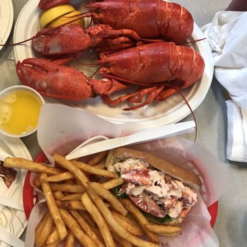 Gilbert's Chowder House - Whole lobster and lobster roll! Highly recommended! - Seafood Near Me - Portland, Maine Gilbert's Chowder House - Whole lobster and lobster roll! Highly recommended! - Seafood Near Me - Portland, Maine