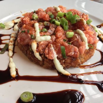 Gaslight - Sushi tuna pizza has a nice crispy rice servicing as a crust. Very tasty. - Gastropubs Near Me - Atlantic Highlands, New Jersey