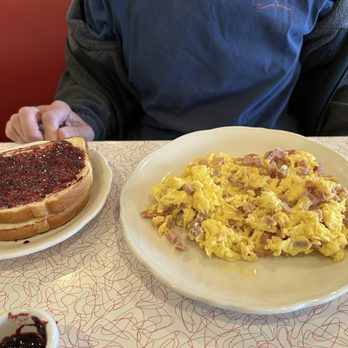 Rosie’s Home Cookin' - Diced ham scramble - Breakfast & Brunch Near Me - Naperville, Illinois