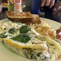 Ingredients - Egg white omelette with 4 ingredients and 1 meat (veggie option also)