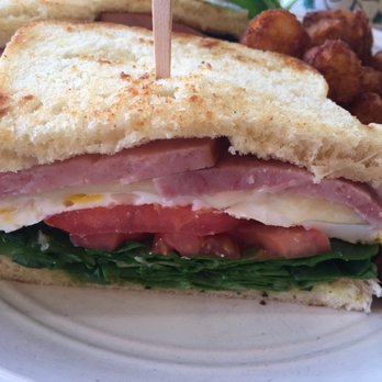 Main Kitchen Cafe - New American Near Me - Granada Hills, California Main Kitchen Cafe - New American Near Me - Granada Hills, California