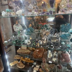 The Rock And Art Shop