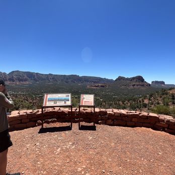 Airport Mesa - Hiking Near Me - Sedona, Arizona Airport Mesa - Hiking Near Me - Sedona, Arizona