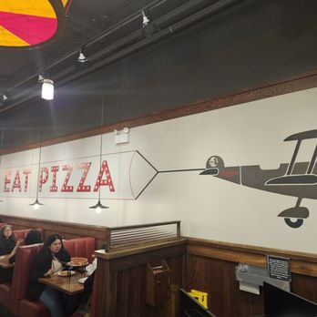 Giordano's - Inside - Pizza Near Me - Chicago, Illinois Giordano's - Inside - Pizza Near Me - Chicago, Illinois