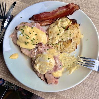 Great Maple - ''Traditional' Biscuit Benedict, Thick Cut Smoked Bacon - New American Near Me - Newport Beach, California Great Maple - ''Traditional' Biscuit Benedict, Thick Cut Smoked Bacon - New American Near Me - Newport Beach, California
