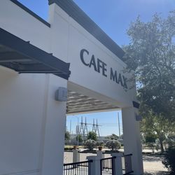 Cafe Max Richardson - Patio to cafe max