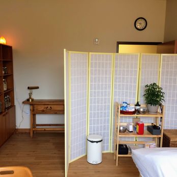 Whole Systems Healthcare - Looking towards the door, treatment table on the right, herbs on the left in the corner - Acupuncture Near Me - Seattle, Washington Whole Systems Healthcare - Looking towards the door, treatment table on the right, herbs on the left in the corner - Acupuncture Near Me - Seattle, Washington