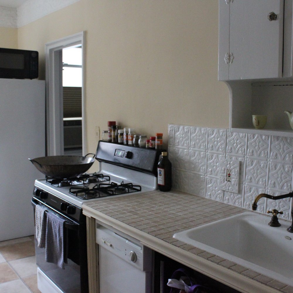 Kitchen repainted with "macadamia nut" color from Benjamin Moore. Kitchen repainted with "macadamia nut" color from Benjamin Moore.
