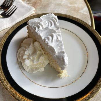 Cafe Intermezzo - Midtown - Tres Leches - Cafes Near Me - Atlanta, Georgia