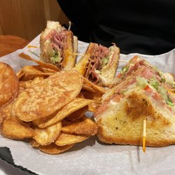 Alley Cat Bar & Grill in Lakeview gift card