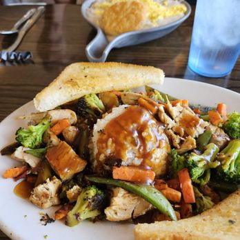 Three Squares Restaurant - Chicken Stir Fry Very good - American Near Me - Waupaca, Wisconsin