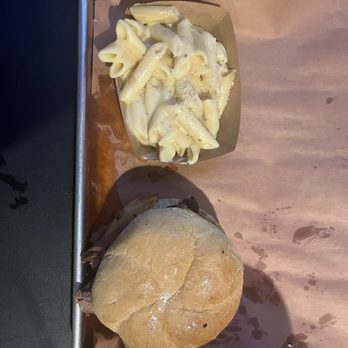 Naaman's Bbq - Brisket sandwich with Mac and cheese - Barbeque Near Me - Bossier City, Louisiana Naaman's Bbq - Brisket sandwich with Mac and cheese - Barbeque Near Me - Bossier City, Louisiana