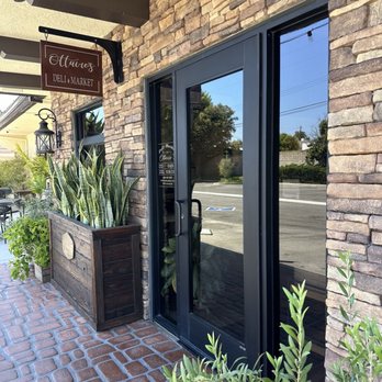 Ottavio's Italian Restaurant - Outside entrance to the deli - Italian Near Me - Camarillo, California Ottavio's Italian Restaurant - Outside entrance to the deli - Italian Near Me - Camarillo, California