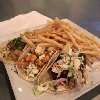 Commonwealth - Pulled Pork, Buffalo Chicken & The Po Boy Tacos! - Beer Bar Near Me - Modesto, California Commonwealth - Pulled Pork, Buffalo Chicken & The Po Boy Tacos! - Beer Bar Near Me - Modesto, California