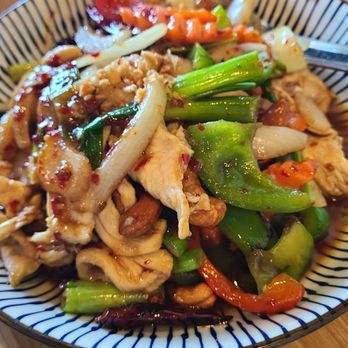 Le Dee Thai Cuisine - Cashew nut chicken - Thai Near Me - Chino Hills, California