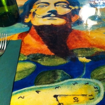 Les Compères - Tête à tête avec Dali... Les tables sont peintes et vernies, très réussi ! - French Near Me - Lyon, 69