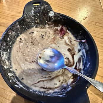 Twin Peaks - Brownie remnants - Sports Bars Near Me - Phoenix, Arizona Twin Peaks - Brownie remnants - Sports Bars Near Me - Phoenix, Arizona