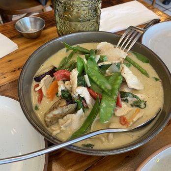 The Bangkok - Green Curry Chicken - red pepper, bamboo, snow peas, carrots, string bean, eggplant, Basil and chicken in the most delicious curry ever! - Vietnamese Near Me - Melrose, Massachusetts