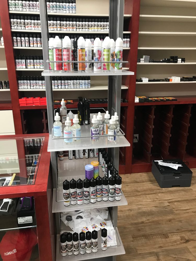 LAKESIDE HUMIDOR SMOKES Updated September 2024 11 Photos 1600 90