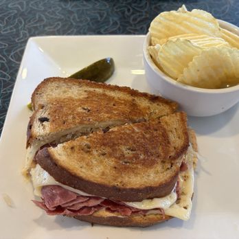 Blue Plate Diner - Diners Near Me - Middletown, Rhode Island